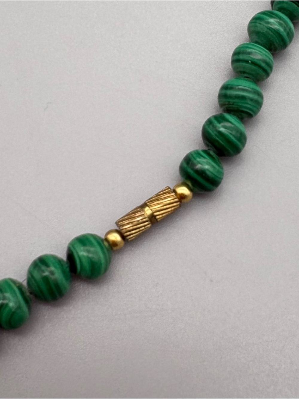 VINTAGE HEAVY GRADUATED GREEN MALACHITE BEAD 22" NECKLACE 78g - Picture 3 of 4